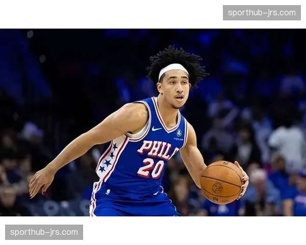 76人恩比德低位单打 场均内线得分占比高但外线火力支援不足